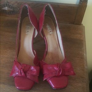 Red pumps